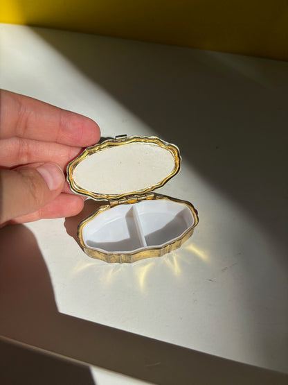 PETITE BOÎTE À BIJOUX OVALE LAQUE NOIRE ET OR | VINTAGE