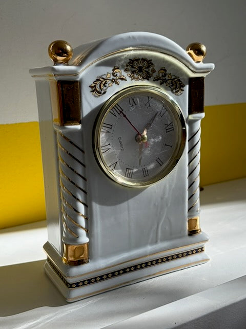 HORLOGE DE TABLE PORCELAINE DORÉE 🕰️