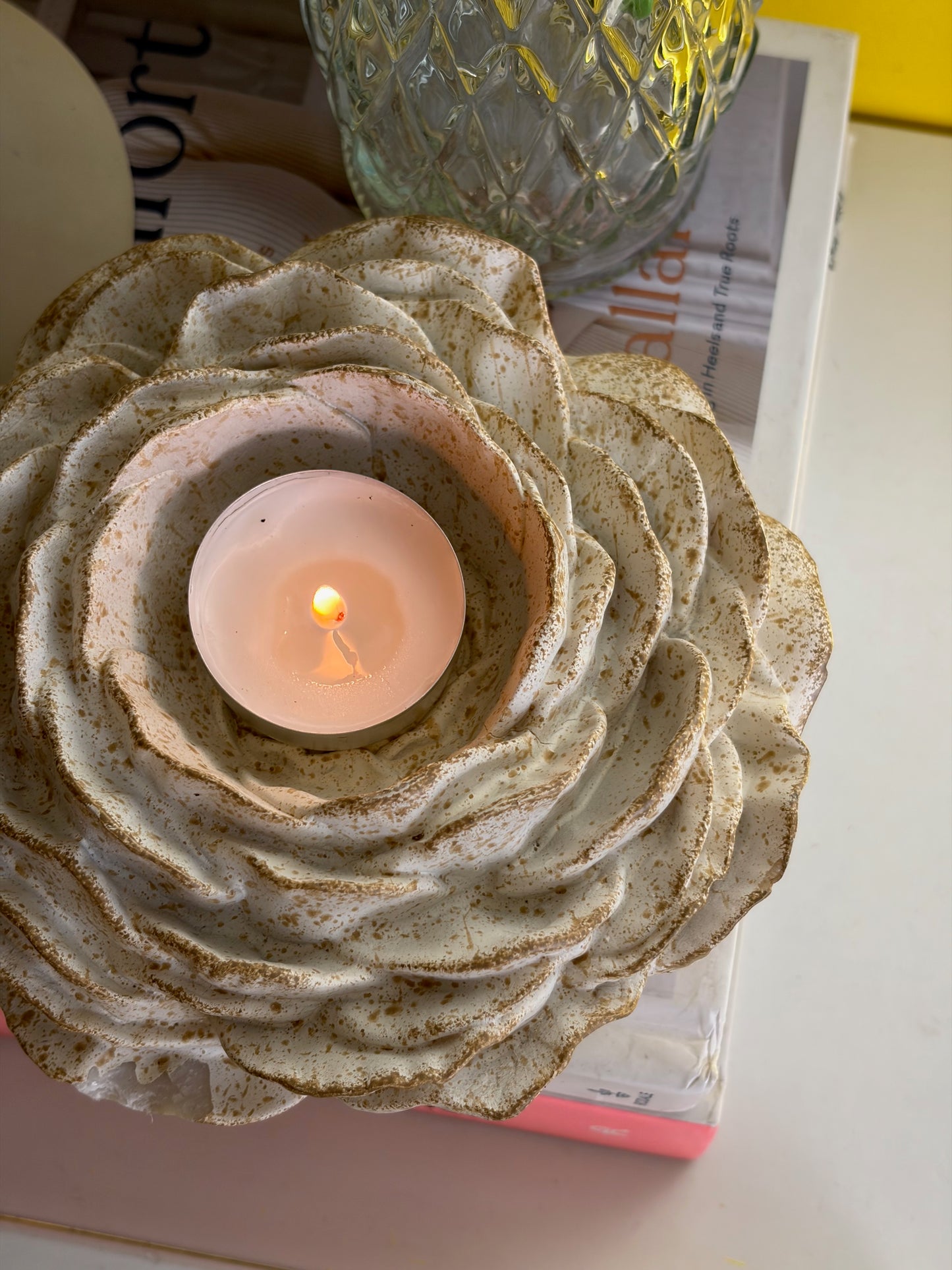 BOUGEOIR RÉSINE FLEUR PIVOINE BLANC DORÉ | VINTAGE