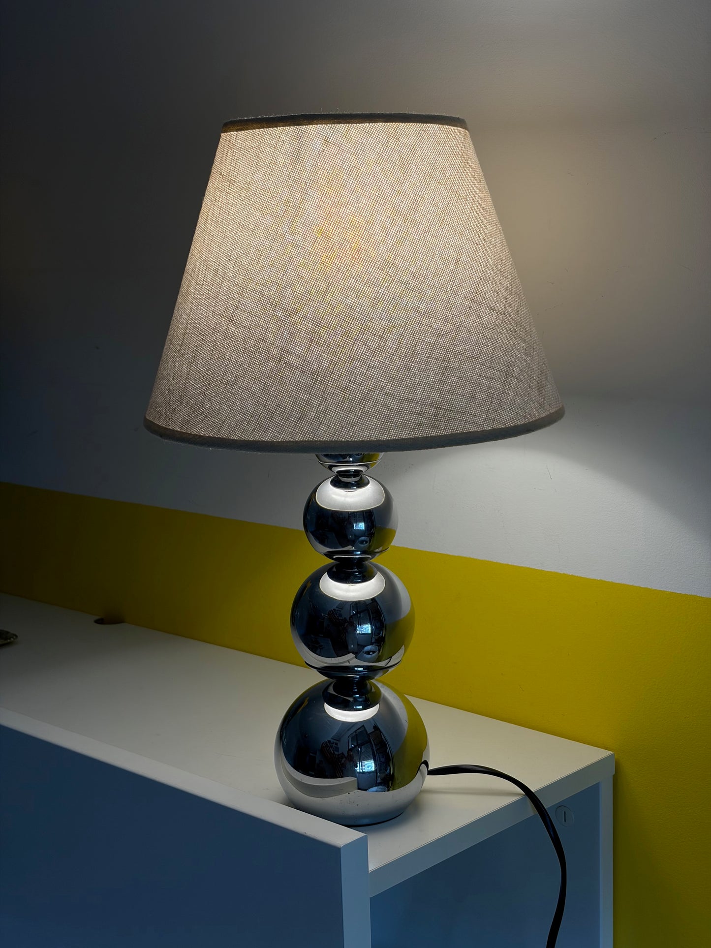 LAMPE DE TABLE CHROME TRIPLE SPHÈRE ABAT-JOUR LIN | VINTAGE