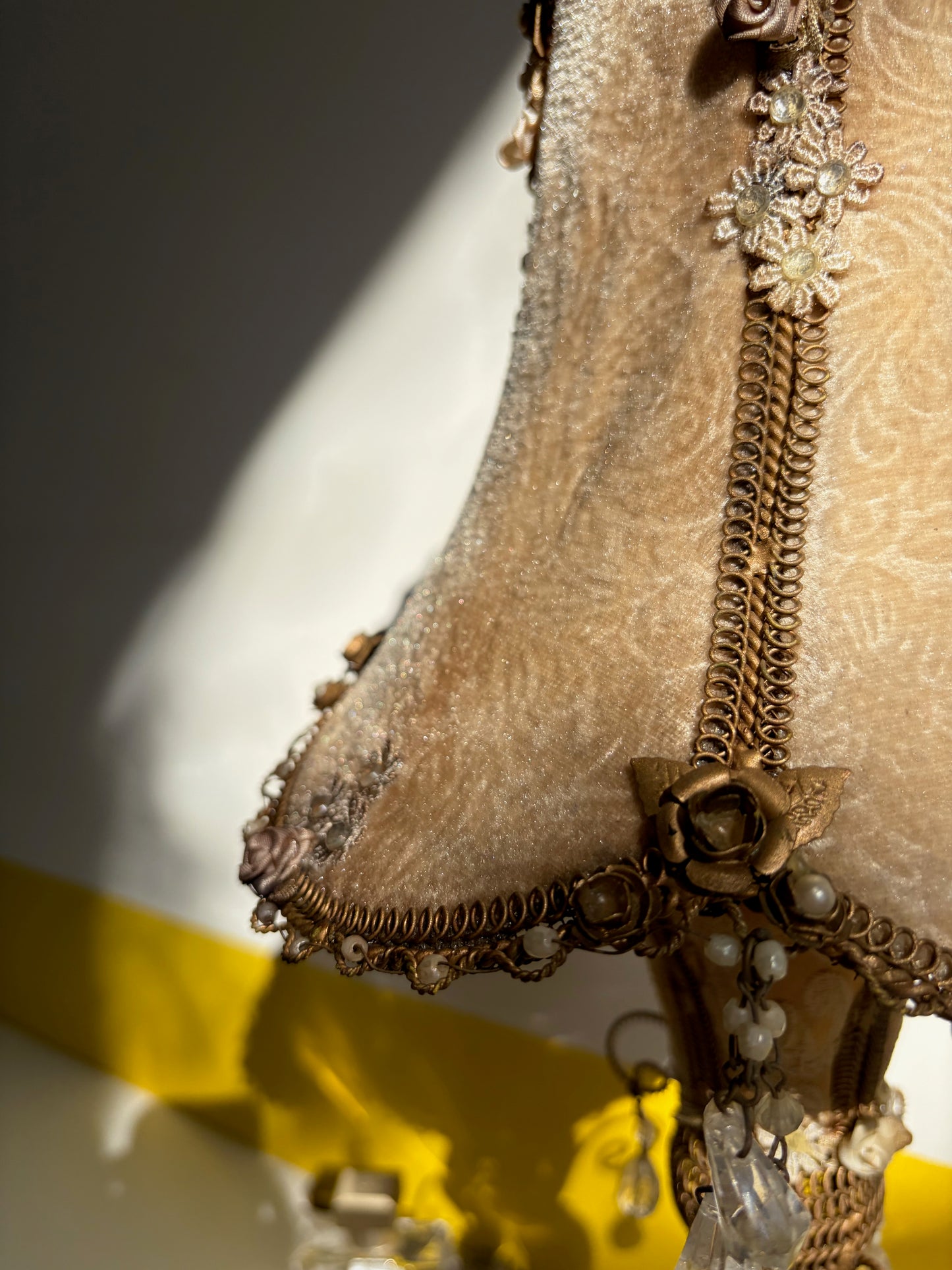 LAMPE DE TABLE LA FÉÉRIQUE TISSU CHAMPAGNE PENDELOQUES CRISTAL | VINTAGE ✨🕯️