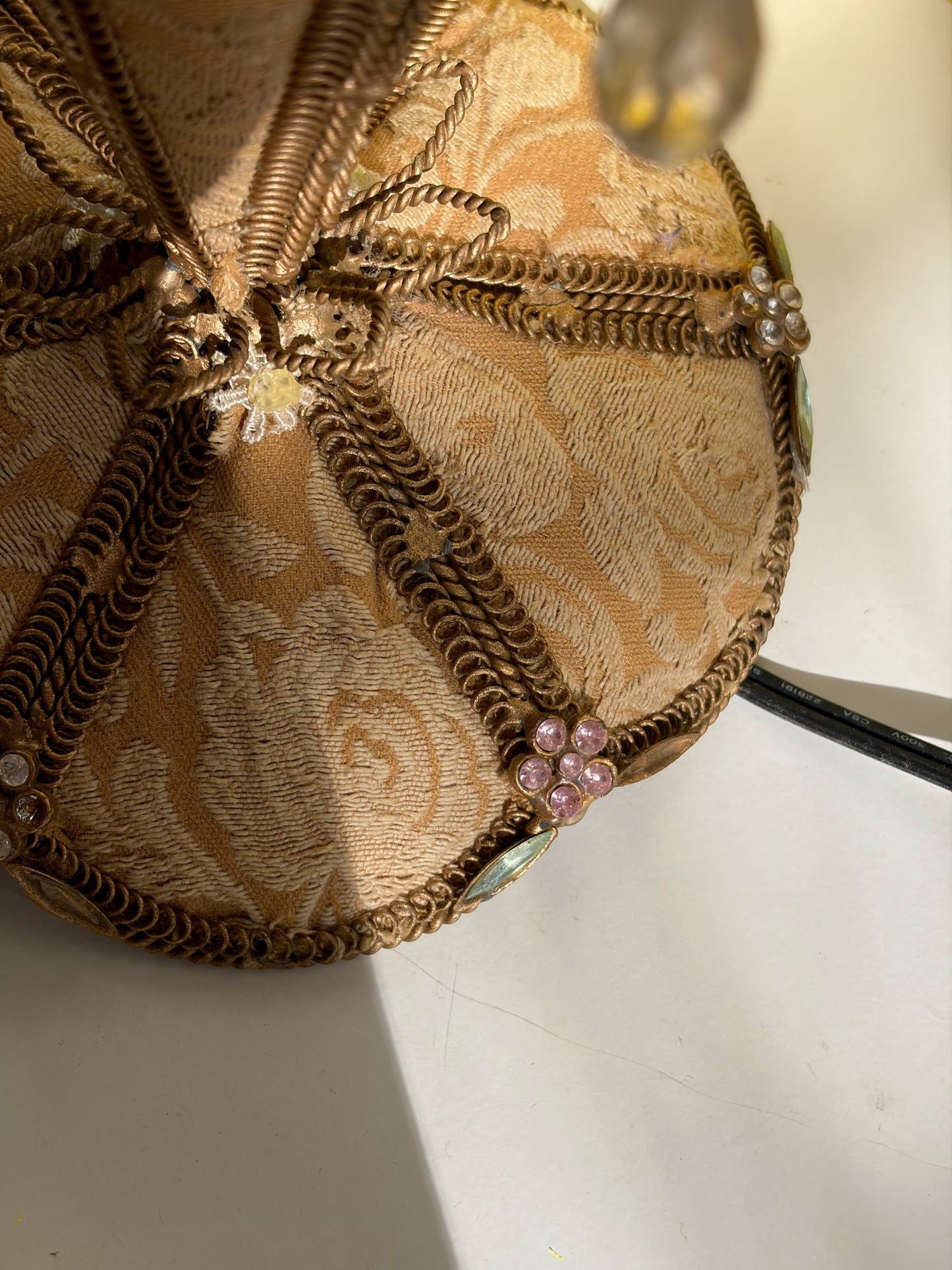 LAMPE DE TABLE LA FÉÉRIQUE TISSU CHAMPAGNE PENDELOQUES CRISTAL | VINTAGE ✨🕯️