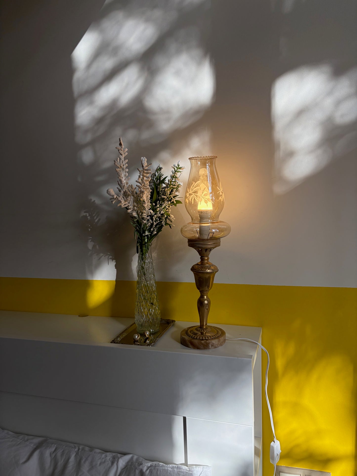 PAIRE DE LAMPES VINTAGE "Lueur Dorée"