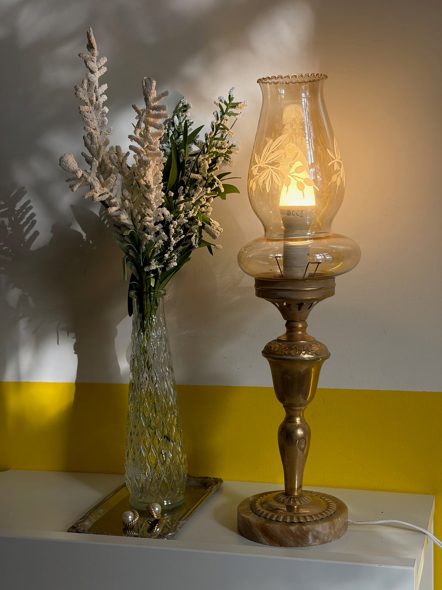 PAIRE DE LAMPES VINTAGE "Lueur Dorée"