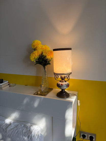 LAMPE DE TABLE CÉRAMIQUE FLORALE ET MÉTAL VINTAGE